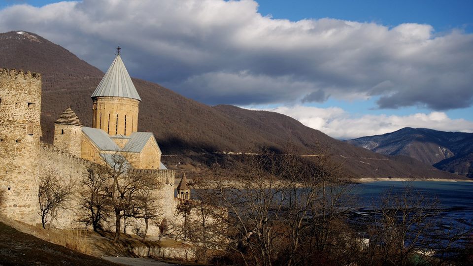 Крепость Ананури зимой